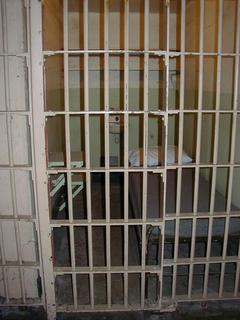 A typical cell in Alcatraz<br>Location: <a href="https://www.google.com/maps/search/?api=1&query=37.8267,-122.42288" target="_new">Alcatraz Island</a>